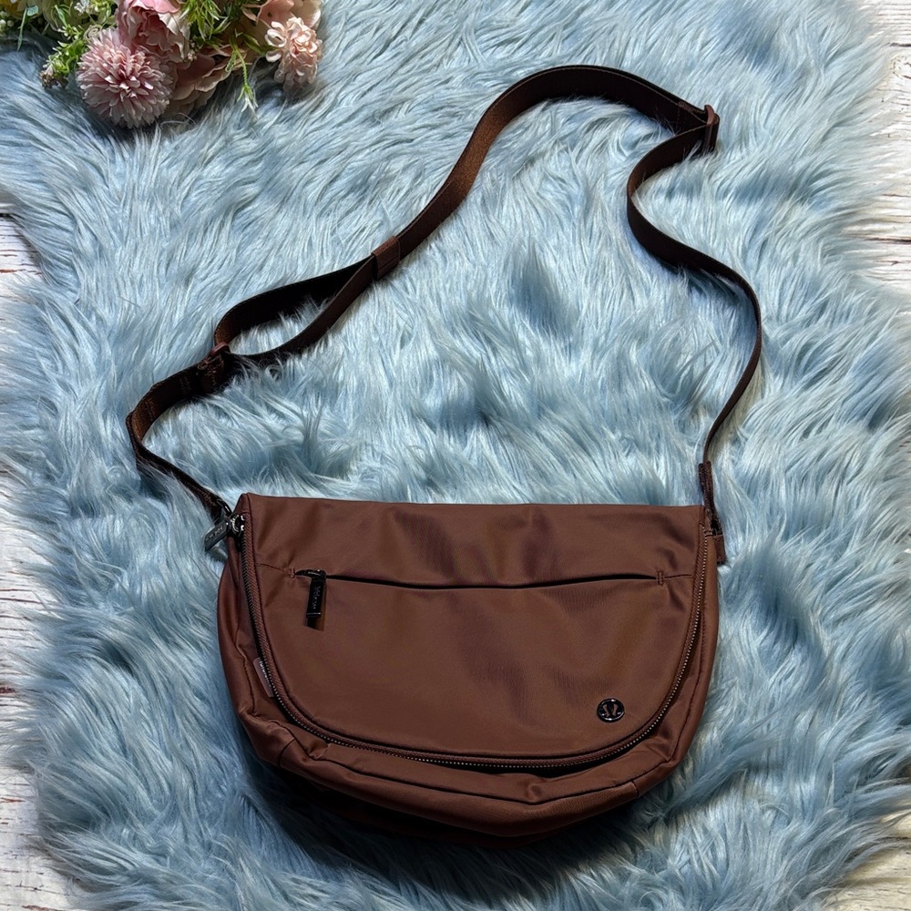 Lululemon All Night Festival Bag Zip Top in Copper